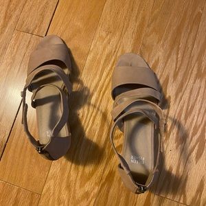 Eileen Fisher Baby Pink Leather Strappy Wedge Sandals - 10